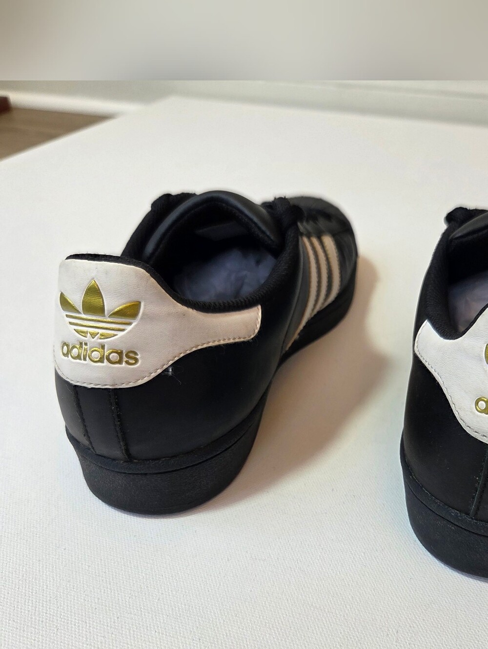 Adidas Superstar B27140 Mens 10 Black White Gold Leather Shell Toe Sneakers - Picture 2 of 9